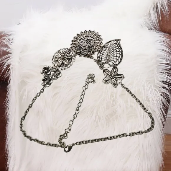 .🎄10/$20. Premier Designs ~ Gun Metal Gray Botanical Flower Plant  Necklace - Picture 3 of 6